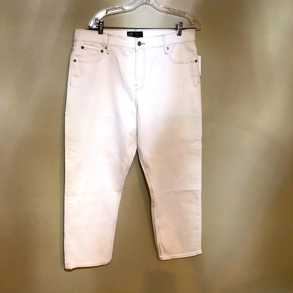 NWT! Gap High Rise Straight Size 33